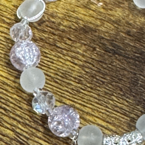 Elegant Silver and Purple Beaded Bracelet - Picture 2 of 3